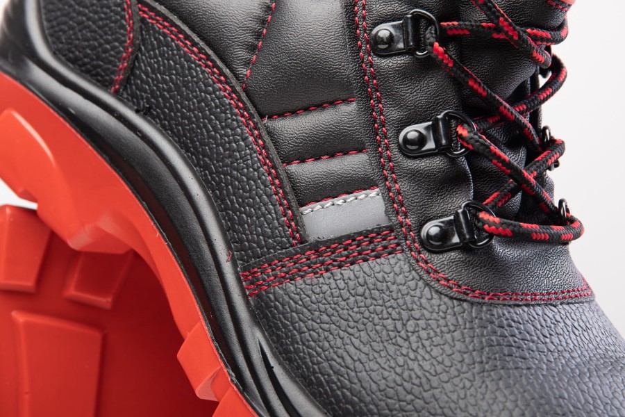 Trzewik czerwony S3 SRC