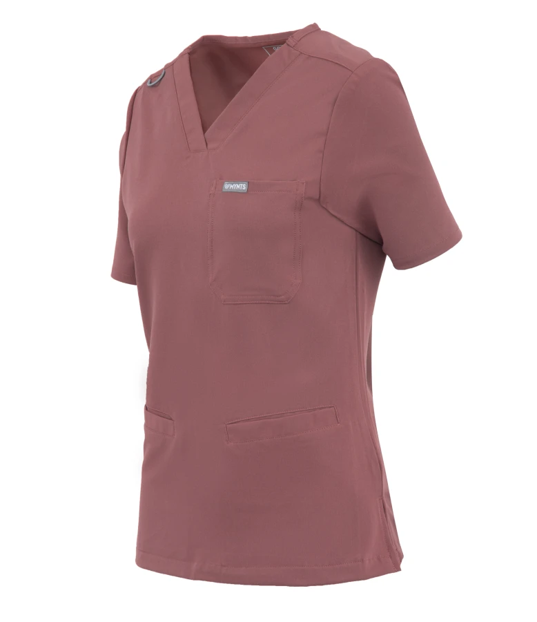 Bluza medyczna damska MYNTS WMT002 ciemny róż – scrub top V-neck z kieszeniami