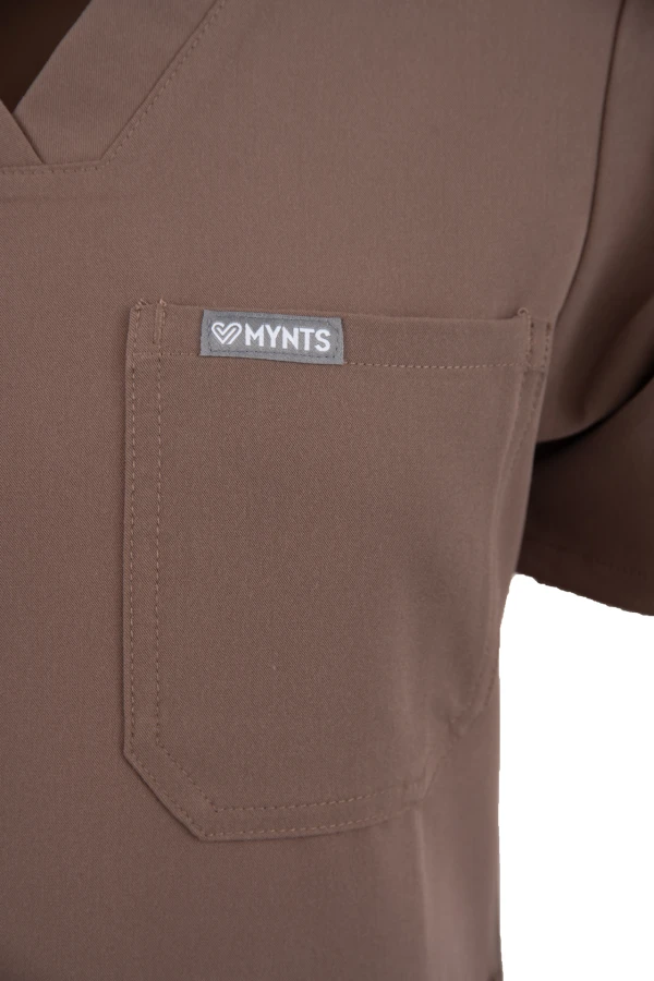 Bluza medyczna damska MYNTS WMT001  mokka z dodatkowymi  kieszeniami